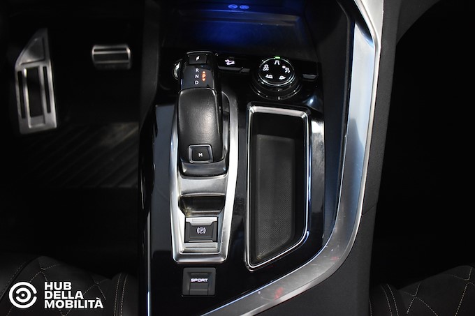 PEUGEOT 5008 BlueHDi 180 S&S EAT8 GT